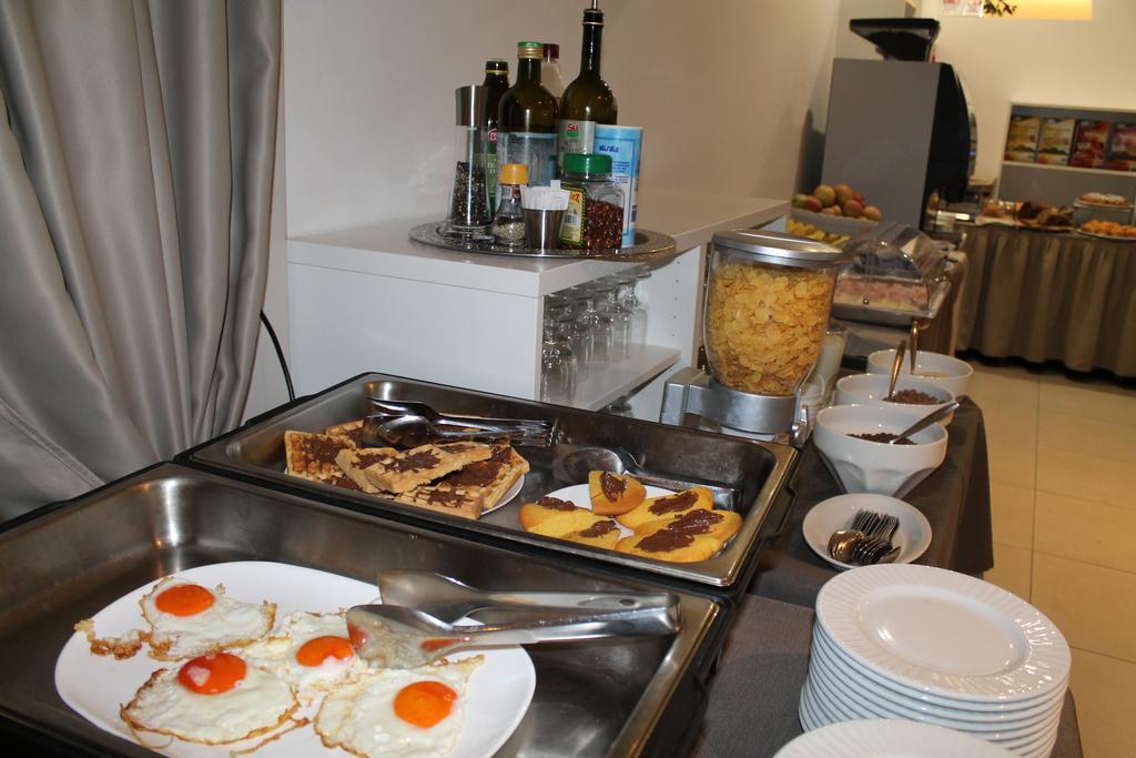 Hotel Sant'Elena Rimini Buitenkant foto
