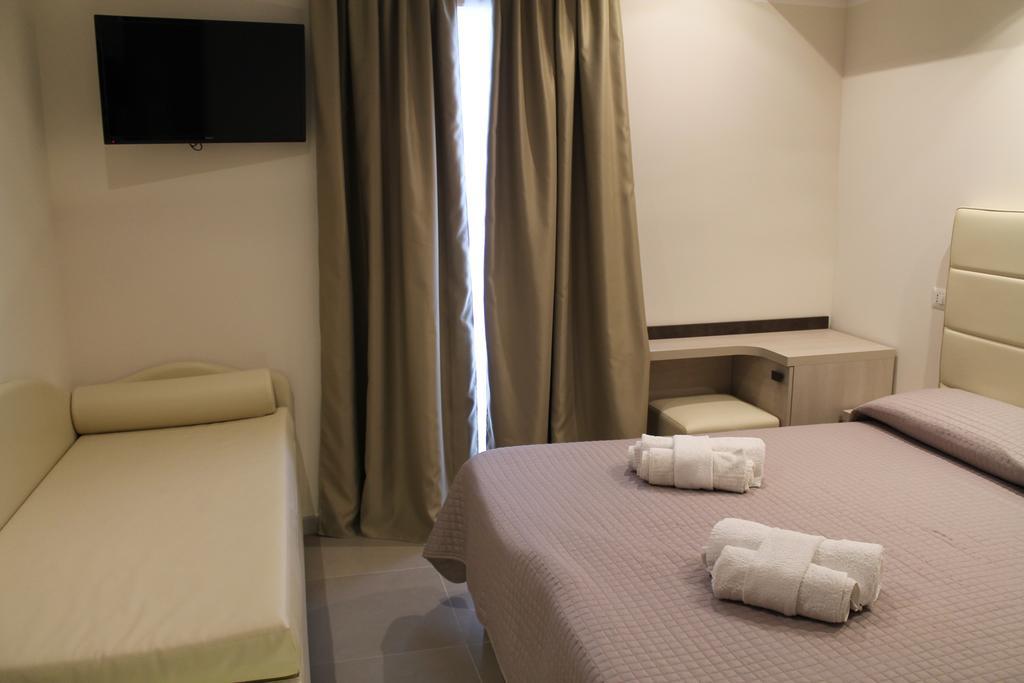 Hotel Sant'Elena Rimini Buitenkant foto