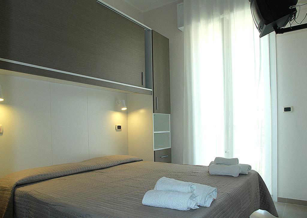 Hotel Sant'Elena Rimini Buitenkant foto