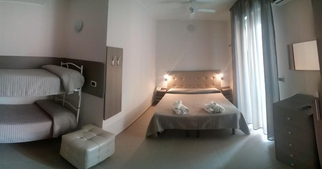 Hotel Sant'Elena Rimini Buitenkant foto