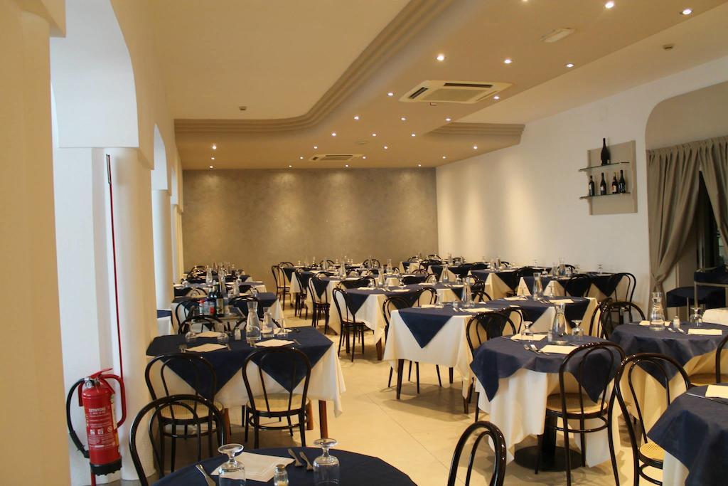 Hotel Sant'Elena Rimini Buitenkant foto