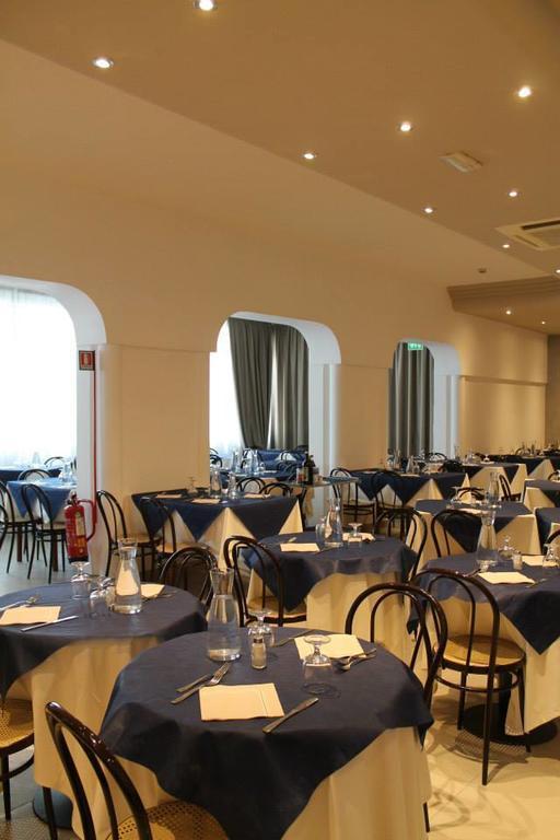 Hotel Sant'Elena Rimini Buitenkant foto